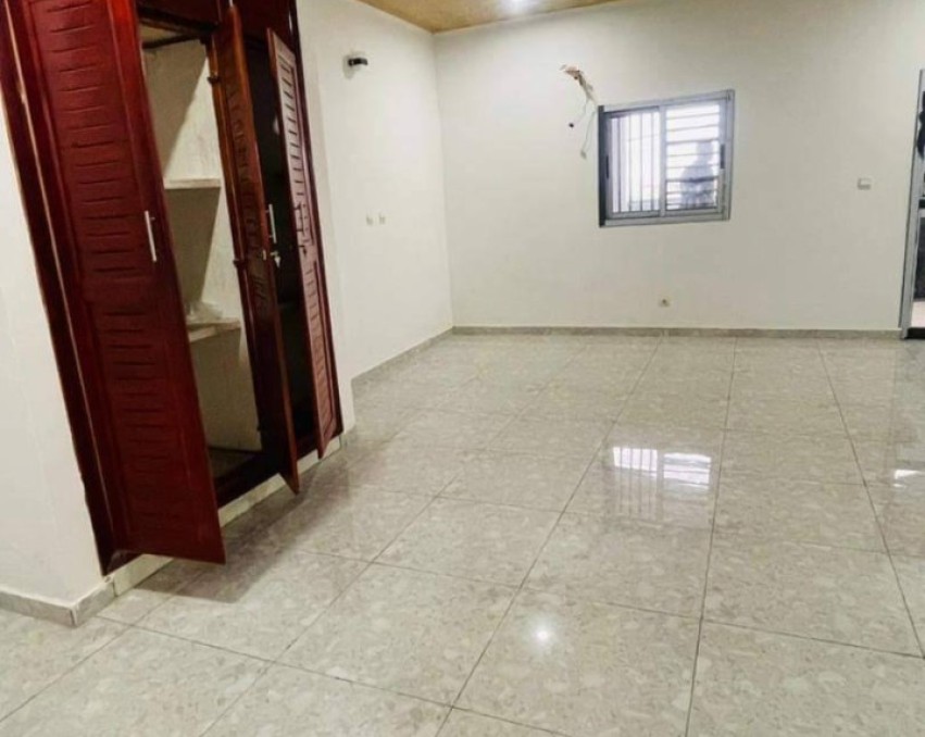STUDIO A LOUER ABIDJAN Riviera faya