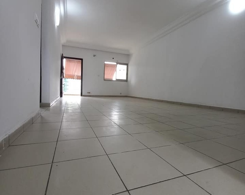 1 CHAMBRE SALON A LOUER ABIDJAN Palmeraie