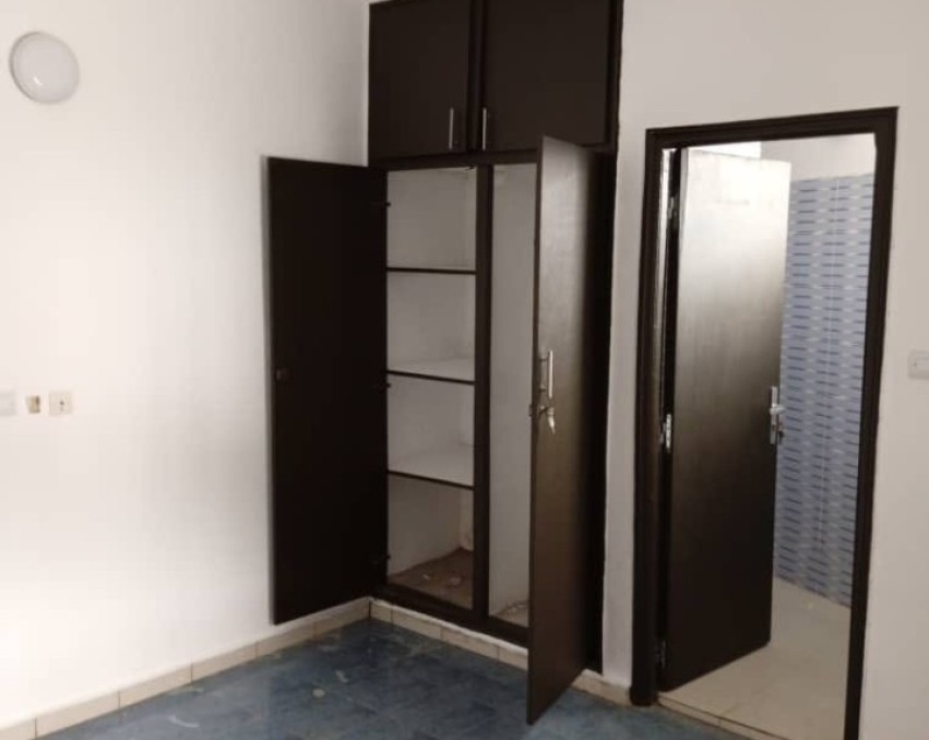 2 CHAMBRES SALON A LOUER ABIDJAN Blockhauss