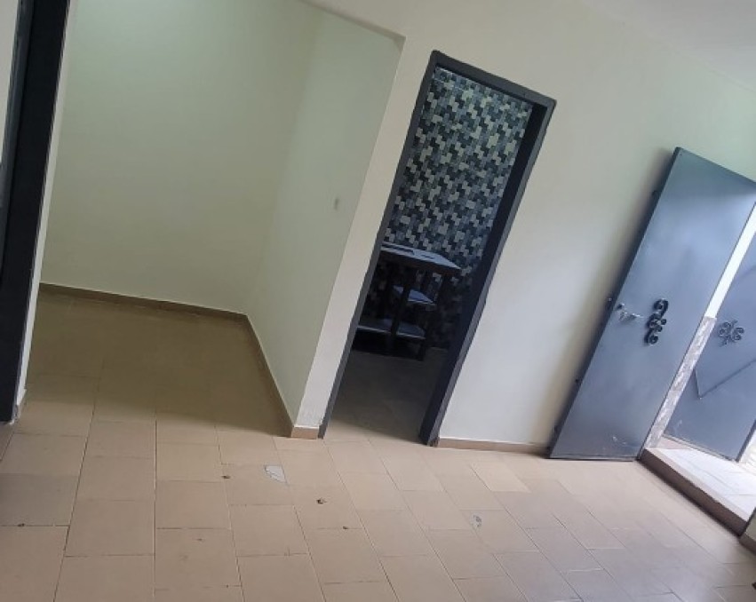 1 CHAMBRE SALON A LOUER ABIDJAN Nouvelle Gare