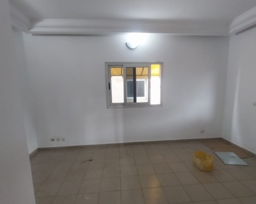 1 CHAMBRE SALON A LOUER ABIDJAN COCODY RIVIERA