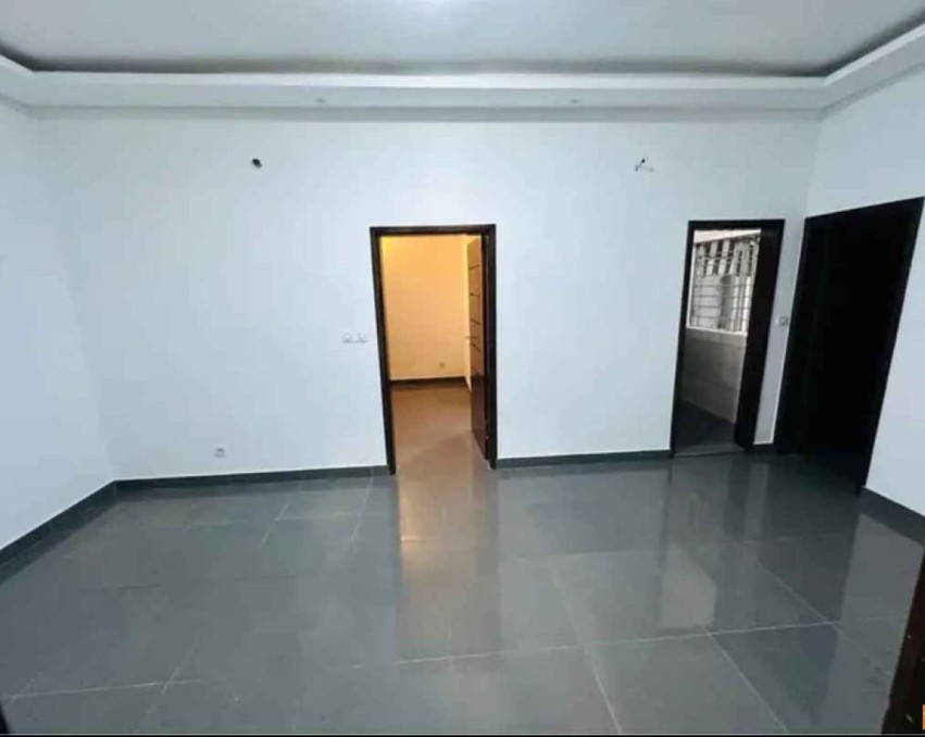 1 CHAMBRE SALON A LOUER ABIDJAN ROUTE ABATTA