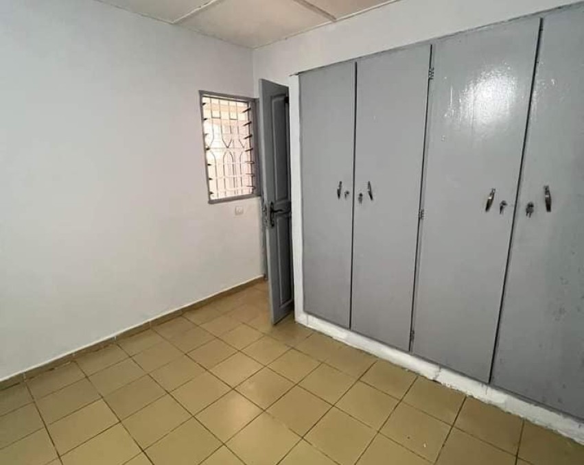 1 CHAMBRE SALON A LOUER ABIDJAN CITE LAURIER