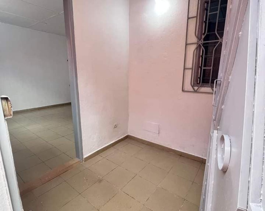 1 CHAMBRE SALON A LOUER ABIDJAN CITE LAURIER