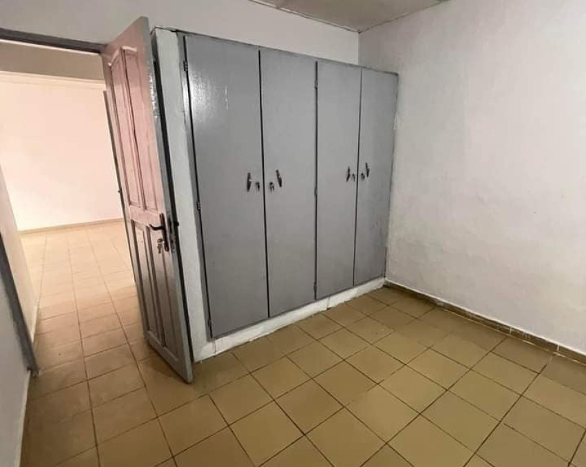 1 CHAMBRE SALON A LOUER ABIDJAN CITE LAURIER