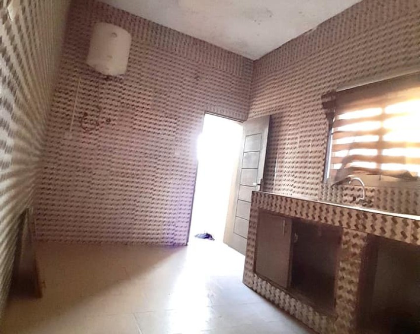 1 CHAMBRE SALON A LOUER ABIDJAN COCODY ANGRÉ NOUVEAU CHU