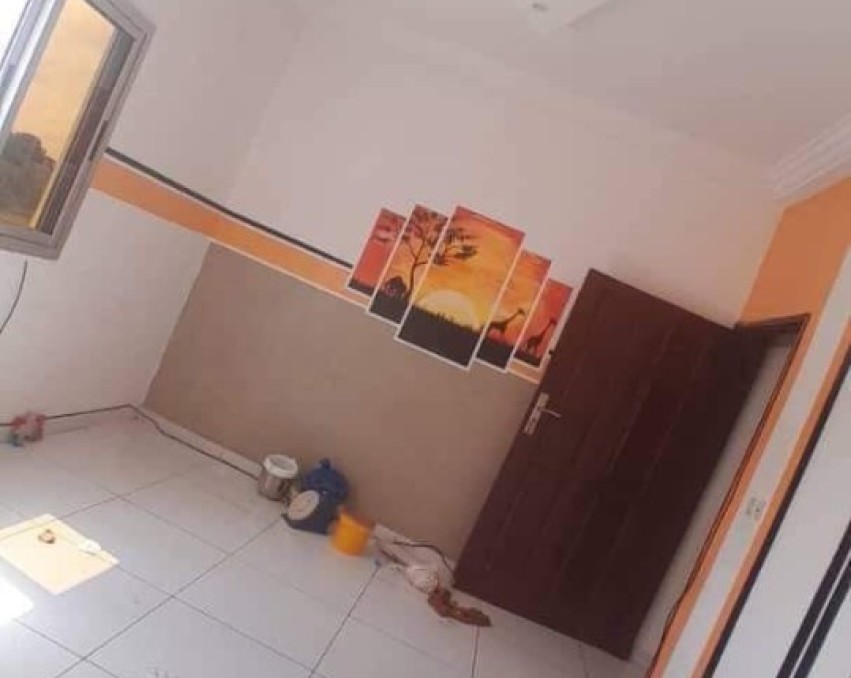 2 CHAMBRES SALON A LOUER ABIDJAN Cocody Riviéra Faya route dabatta dans le quartier collé à abcetee