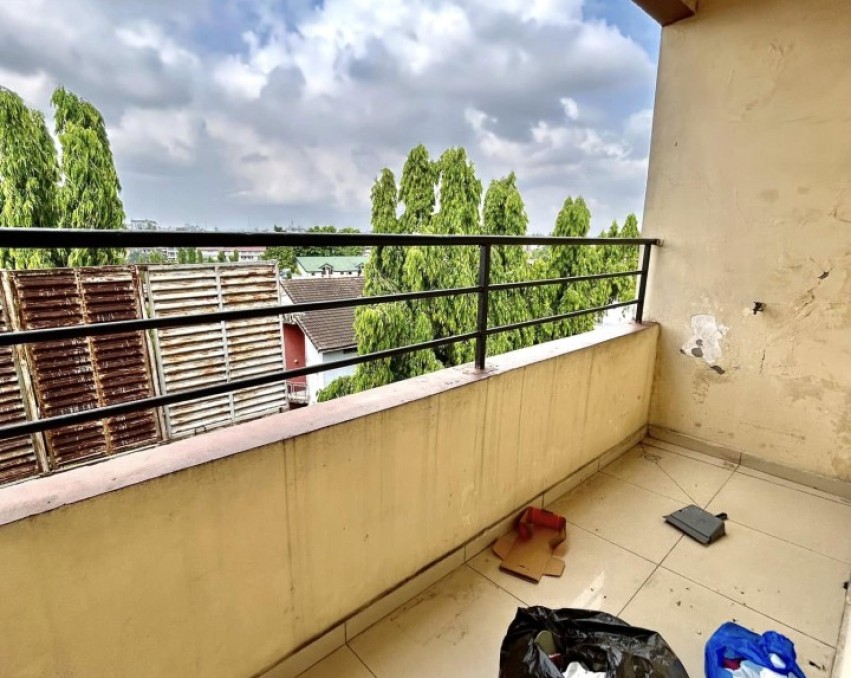 1 CHAMBRE SALON A LOUER ABIDJAN Cocody Angre 8 eme tranche plus précisément après l immeuble kolo