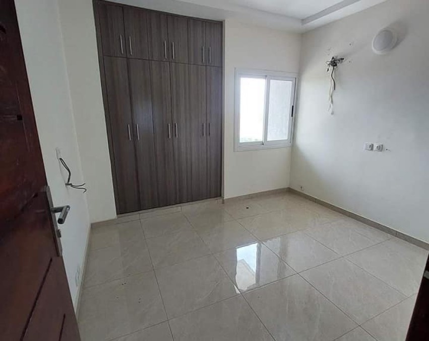 2 CHAMBRES SALON A LOUER ABIDJAN cocody angre nouveau chu cité oribat