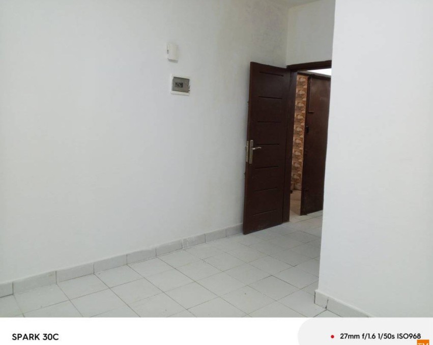 1 CHAMBRE SALON A LOUER ABIDJAN COCODY RIVIERA TRIANGLE NON LOIN DE CLINIQUE SAINT VIATEUR