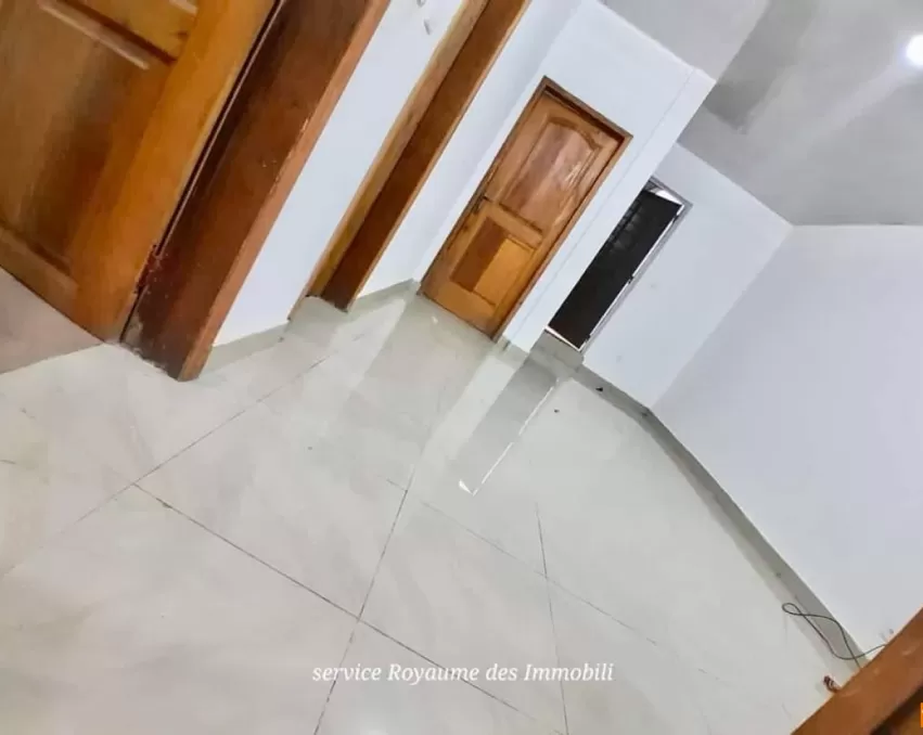 1 CHAMBRE SALON A LOUER ABIDJAN COCODY ANGRÉ NOUVEAU CHU DJOROGOBITÉ 1