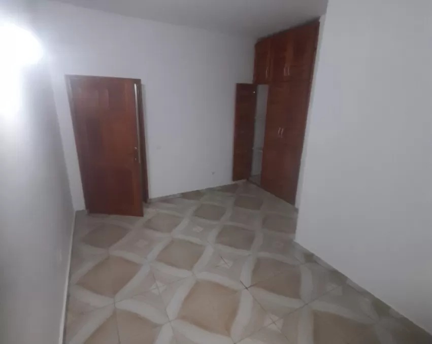 1 CHAMBRE SALON A LOUER ABIDJAN BINGERVILLE CARREFOUR CIE