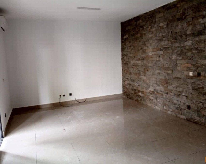 1 CHAMBRE SALON A LOUER ABIDJAN Cocody Riviera triangle