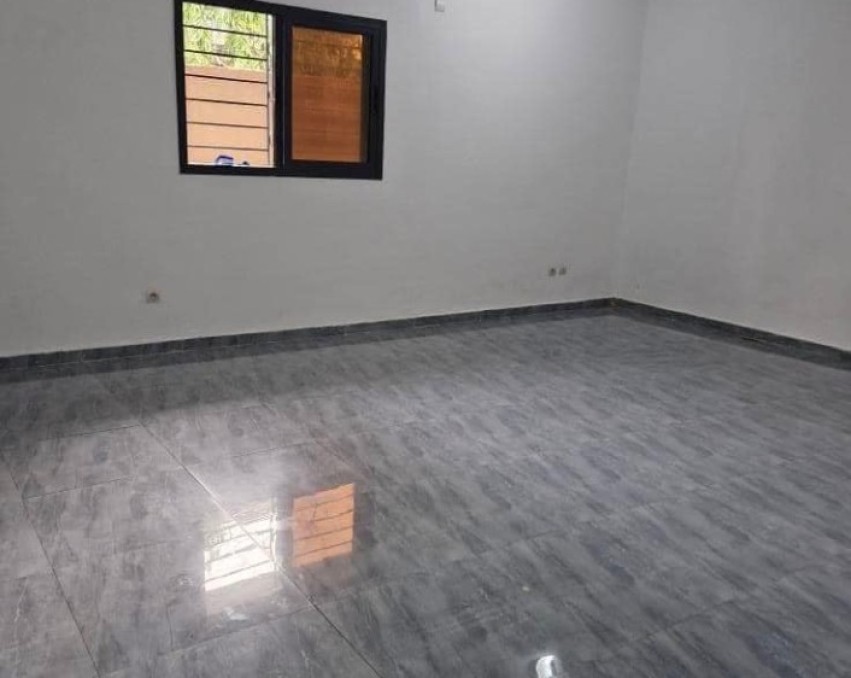1 CHAMBRE SALON A LOUER ABIDJAN BONOUA YAOU PROCHE DU GOUDRON