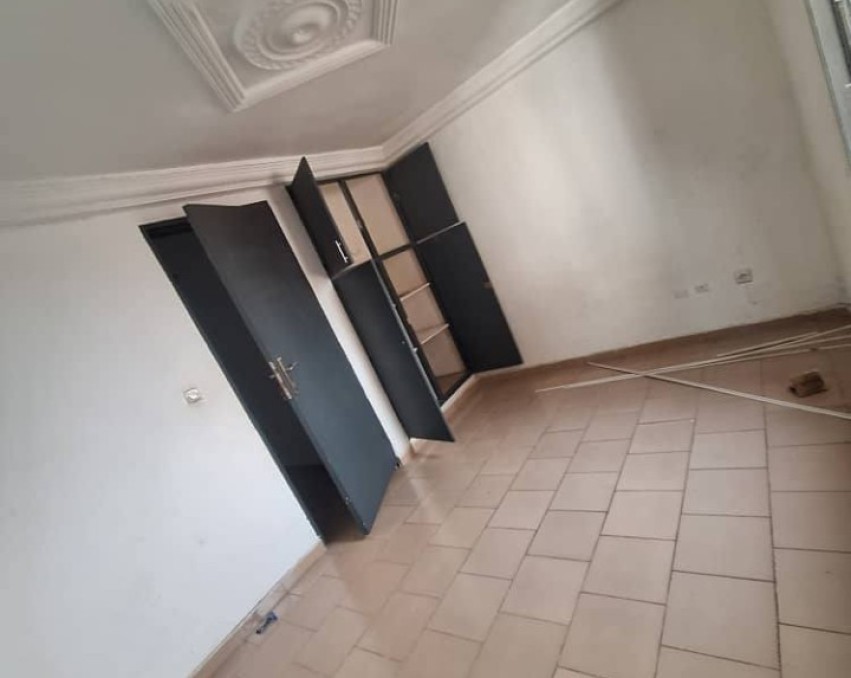 2 CHAMBRES SALON A LOUER ABIDJAN COCODY ANGRÉ CHÂTEAU