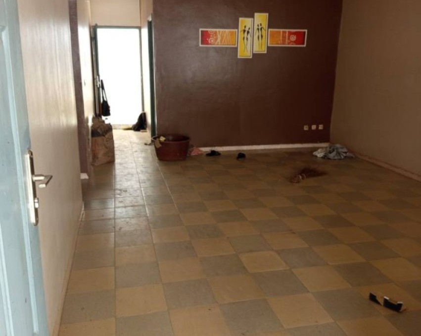 2 CHAMBRES SALON A LOUER ABIDJAN Yopougon Maroc saint pierre marie