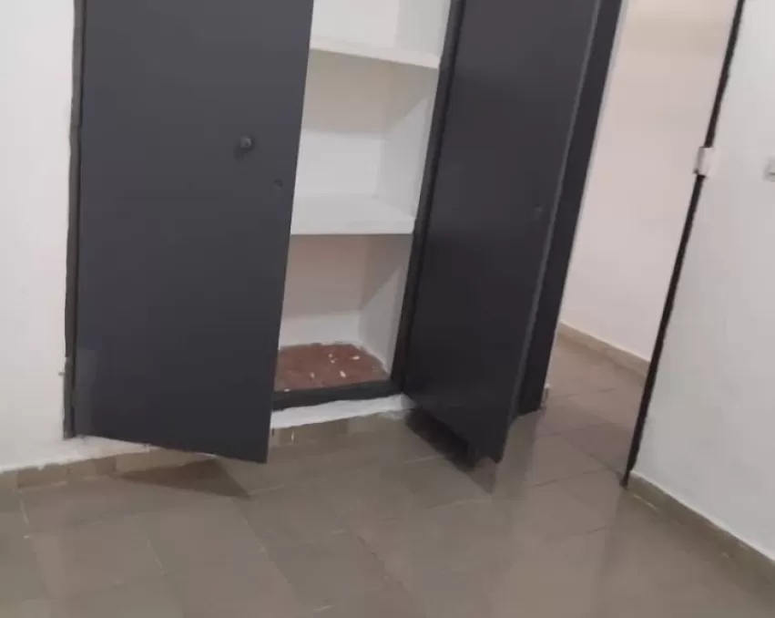 1 CHAMBRE SALON A LOUER ABIDJAN Cocody Angre château Abobo baoulé carrefour diamant