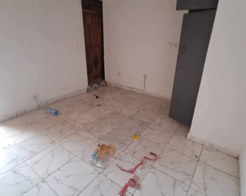 STUDIO A LOUER ABIDJAN BINGERVILLE après le supermarché bon prix