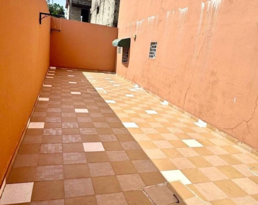 2 CHAMBRES SALON A LOUER ABIDJAN Cocody Riviera FAYA abatta bceao en bas