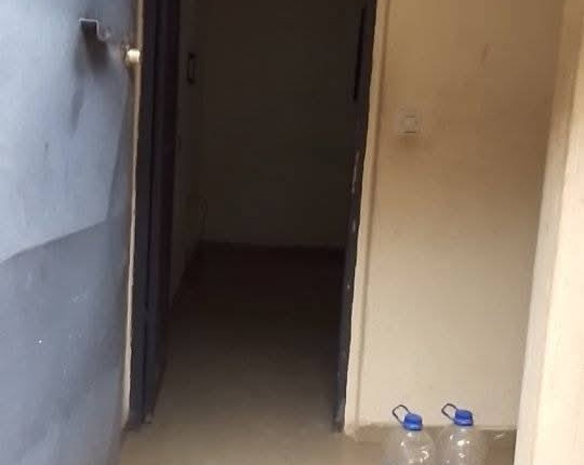 STUDIO A LOUER ABIDJAN Yopougon millionnaire collège jeune fille