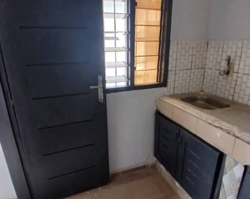 STUDIO A LOUER ABIDJAN bingerville carrefour château