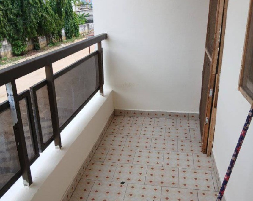 2 CHAMBRES SALON A LOUER ABIDJAN COCODY RIVIERA TRIANGLE TRÈS ACCESSIBLE