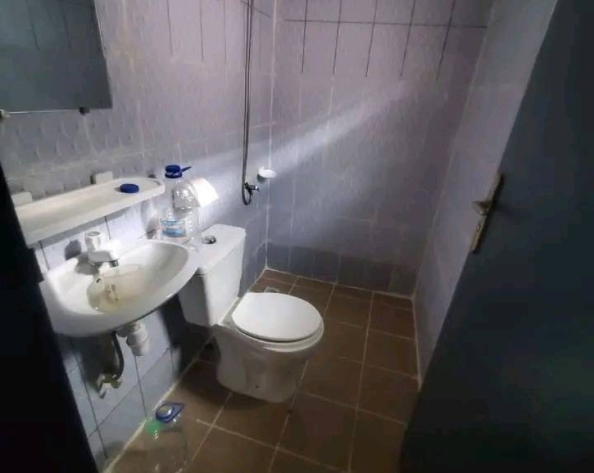 1 CHAMBRE SALON A LOUER ABIDJAN BINGERVILLE non loin du feu de la nouvelle gare
