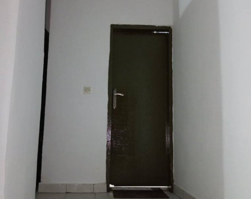 STUDIO A LOUER ABIDJAN Bingerville carrefour cie en bordure de goudron