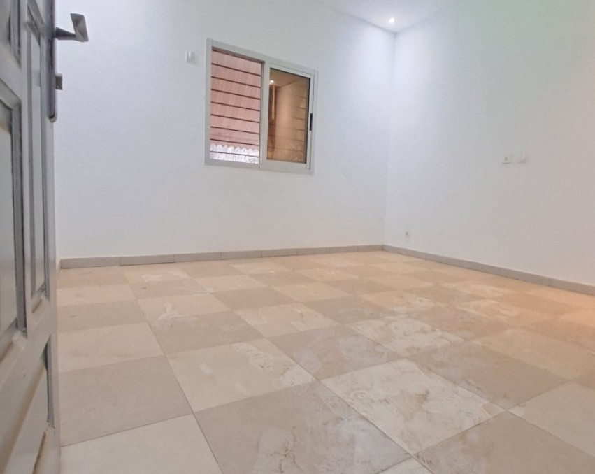 1 CHAMBRE SALON A LOUER ABIDJAN Cocody Angré Nouveau Chu Base Cie