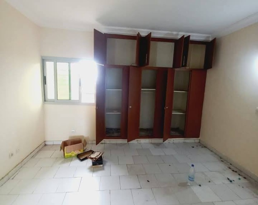 2 CHAMBRES SALON A LOUER ABIDJAN Cocody angré nouveau chu djorogobité2