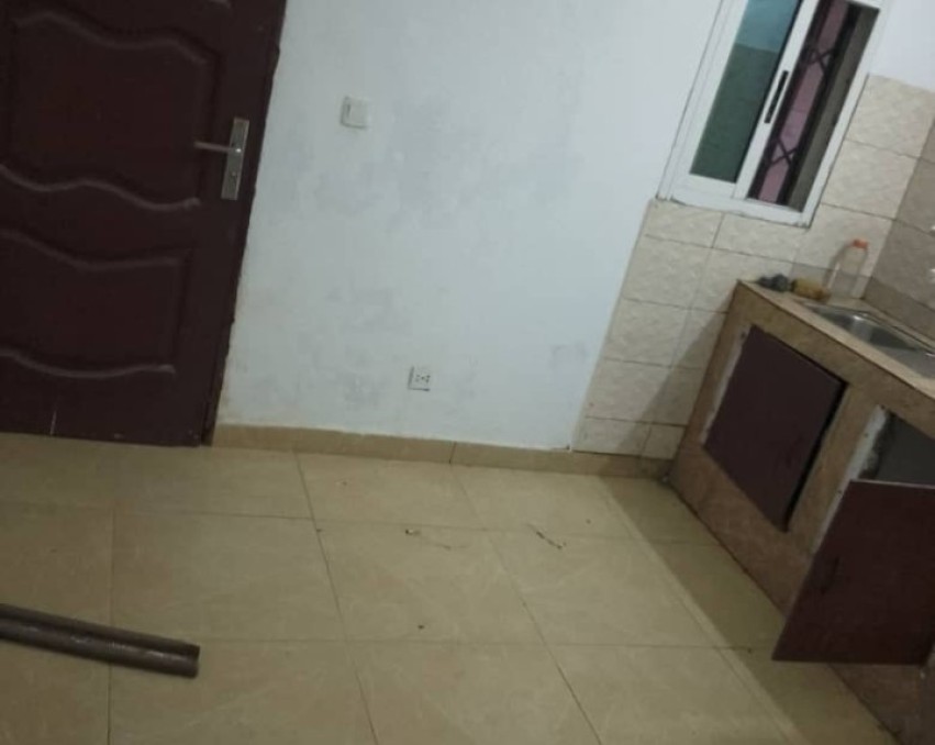 STUDIO A LOUER ABIDJAN Cocody angre château à quelques encablures du collège les florianes