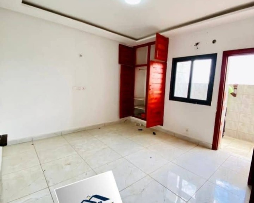 1 CHAMBRE SALON A LOUER ABIDJAN Cocody angre nouveau chu djorobite 01 base cie