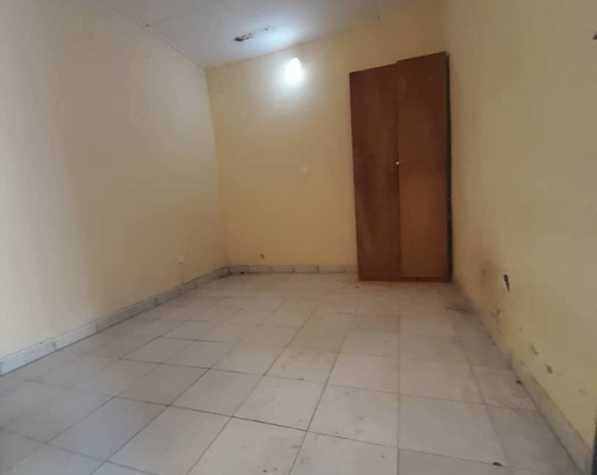 STUDIO A LOUER ABIDJAN cocody Angré DJOROGOBITÉ 2 derrière la chefferie