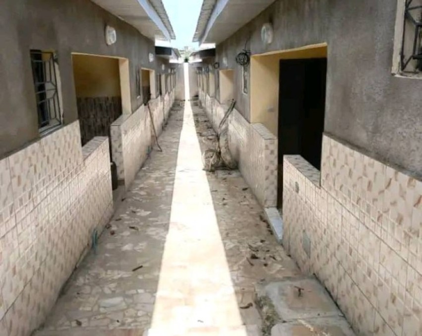 1 CHAMBRE SALON A LOUER ABIDJAN bingerville derrière la nouvelle gare