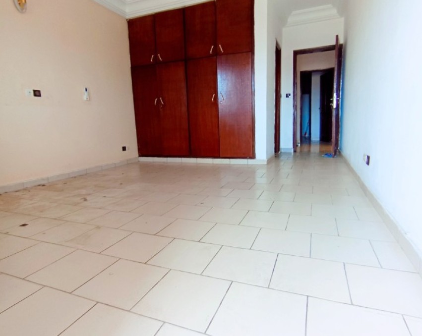 2 CHAMBRES SALON A LOUER ABIDJAN COCODY RIVIERA FAYA