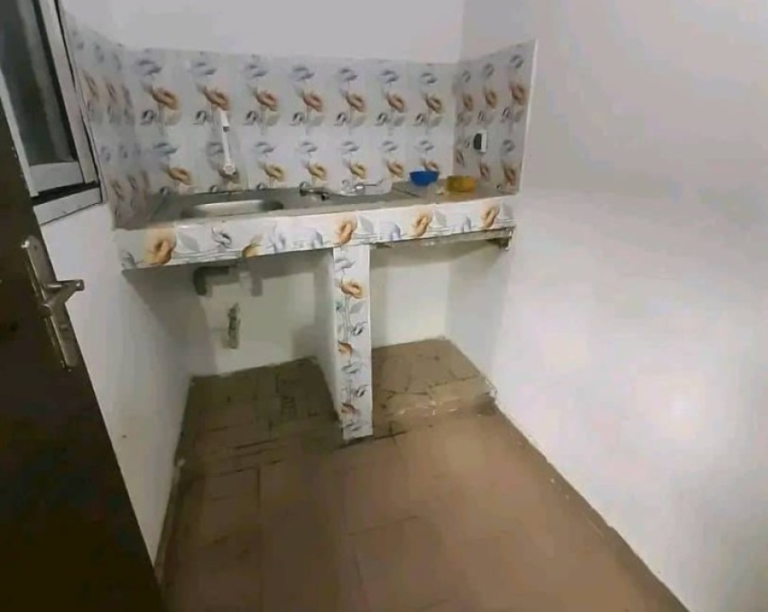 1 CHAMBRE SALON A LOUER ABIDJAN bingerville  Derrière la nouvelle gare