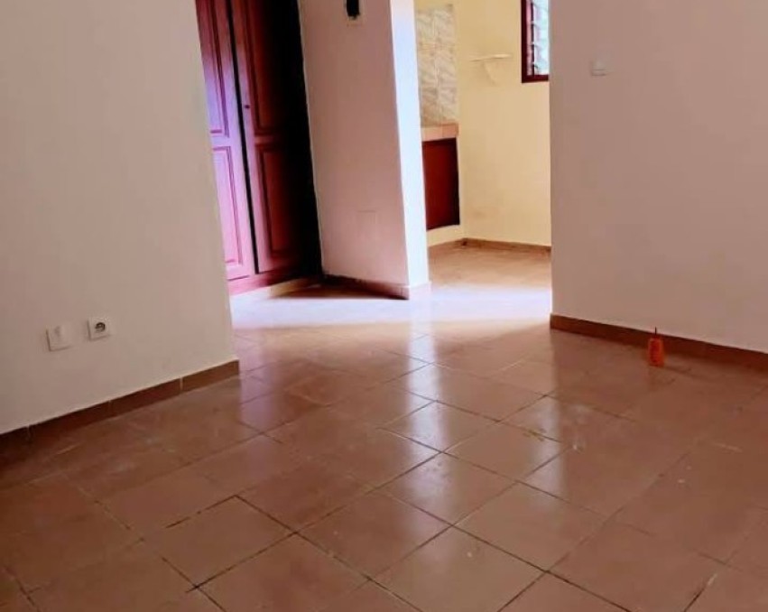 STUDIO A LOUER ABIDJAN Cocody Angre châteaux après la pharmacie du château Valentin