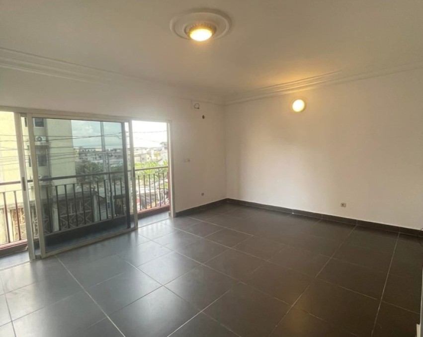 2 CHAMBRES SALON A LOUER ABIDJAN Cocody rivera saint Viateur à proximité du rond point et la voie Y4
