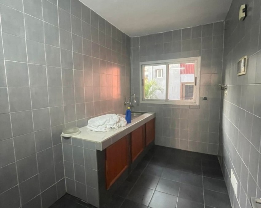 2 CHAMBRES SALON A LOUER ABIDJAN Cocody rivera saint Viateur à proximité du rond point et la voie Y4