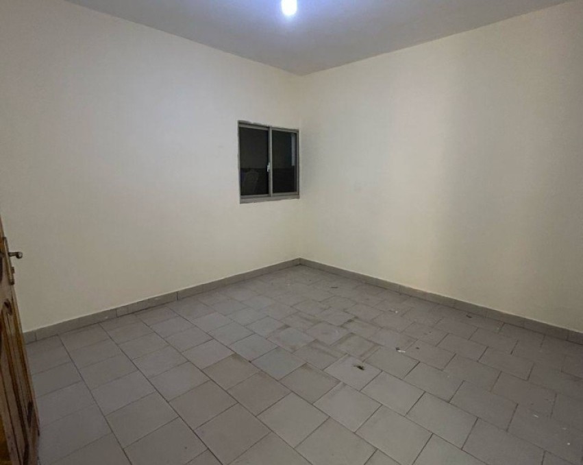 3 CHAMBRES SALON A LOUER ABIDJAN COCODY RIVIÉRA FAYA CENTRE DANS UNE ZONE FACILE D’ACCÈS
